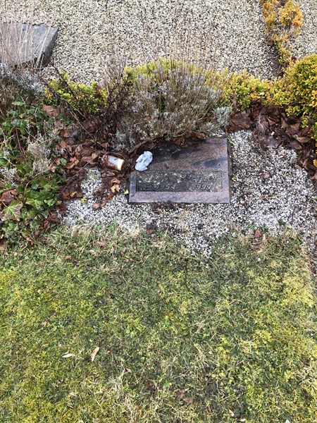 Grave number: FR 8     9