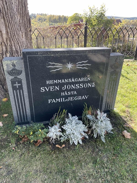Grave number: H 1    71