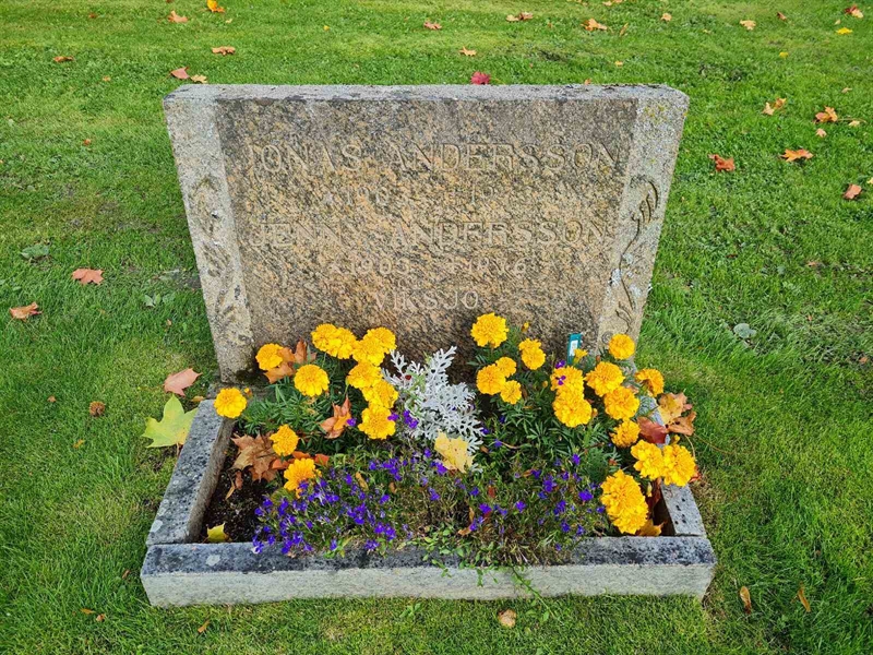 Grave number: Ö I   98