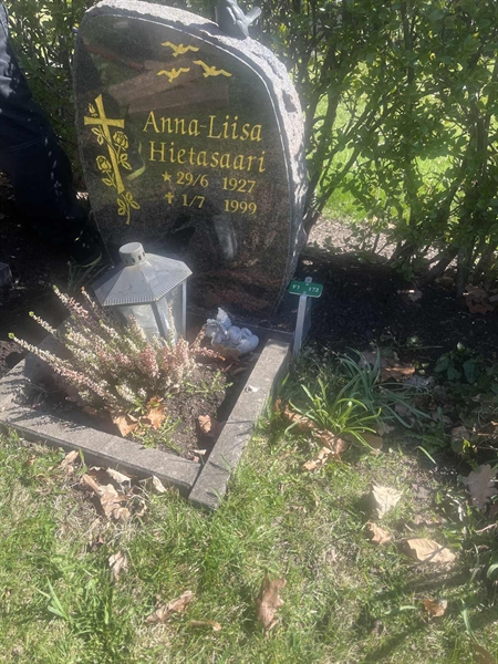 Grave number: 1 3 F1 172