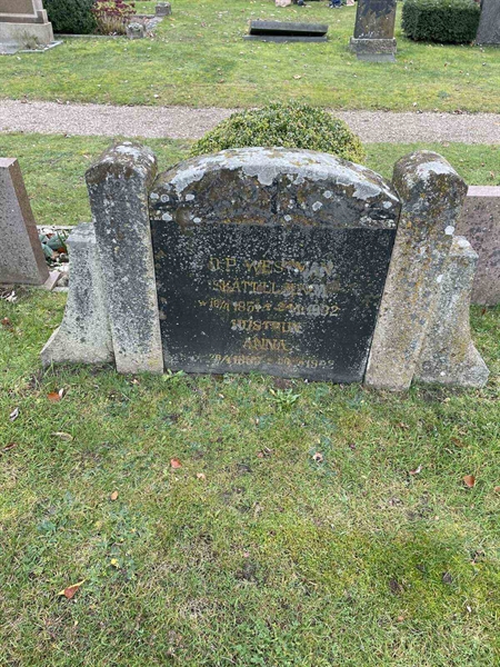 Grave number: VV F    27