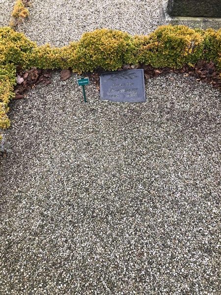 Grave number: FR 8    10