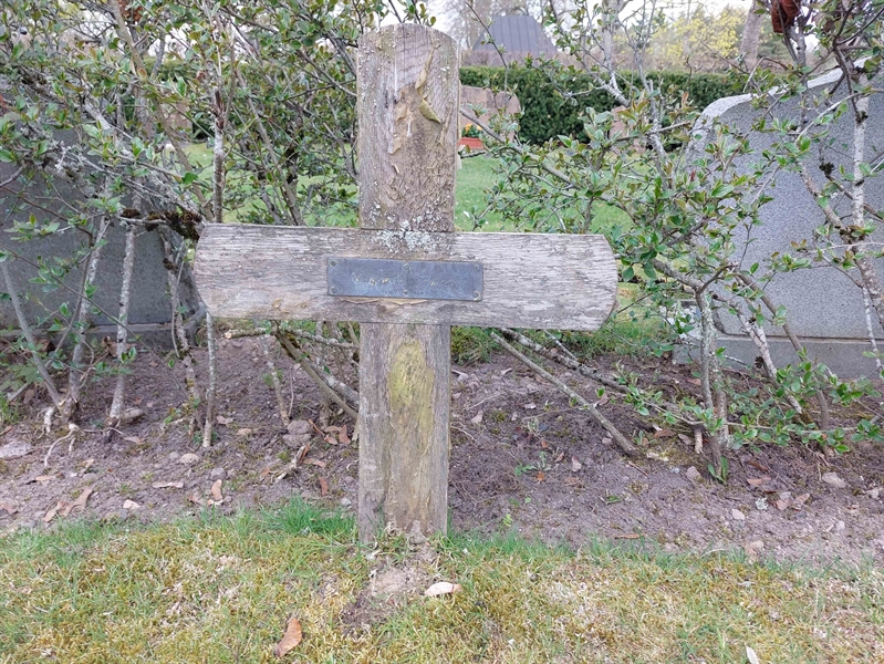 Grave number: HÖ 9   46