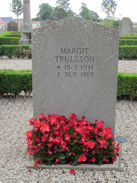 Grave number: MAG 02    04