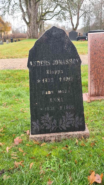 Grave number: M G 04   112-113