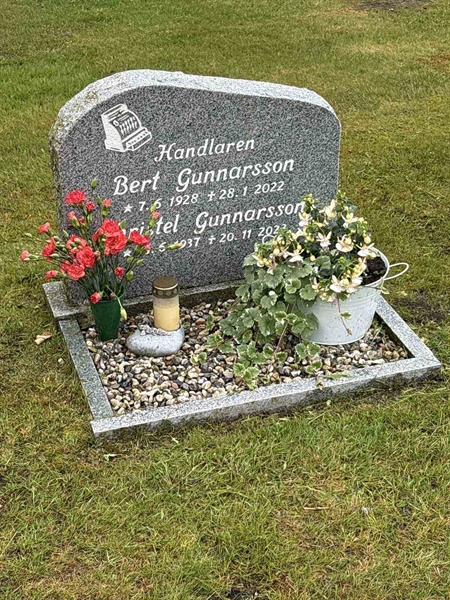 Grave number: SKF D    66