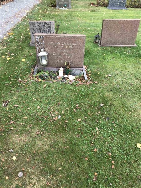 Grave number: SN 01   153A, 153B