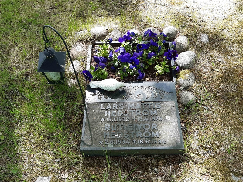 Grave number: KA 14    84