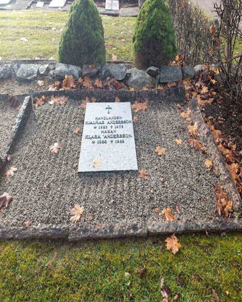Grave number: 20 K    68-70