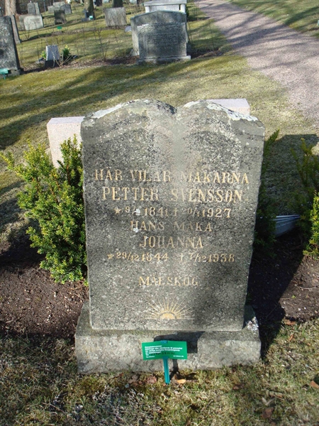 Grave number: KU 07   106, 107