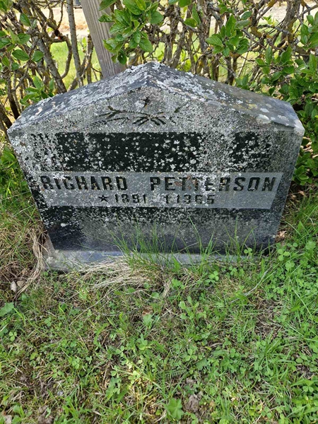 Grave number: 1 21 4155