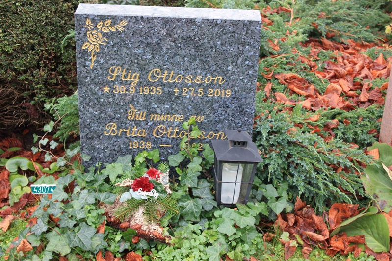 Grave number: Ö U09    74