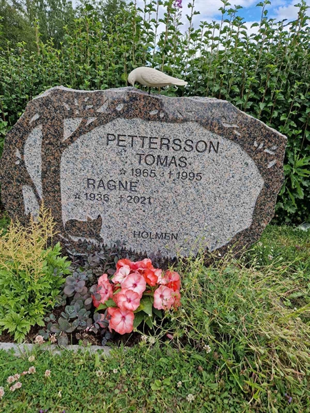 Grave number: 501 14 2765-2766