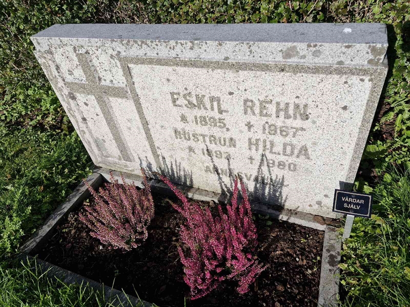 Grave number: AK D  5801-5802