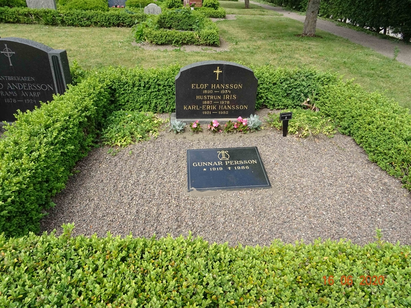 Grave number: NK 2 DG    30, 31