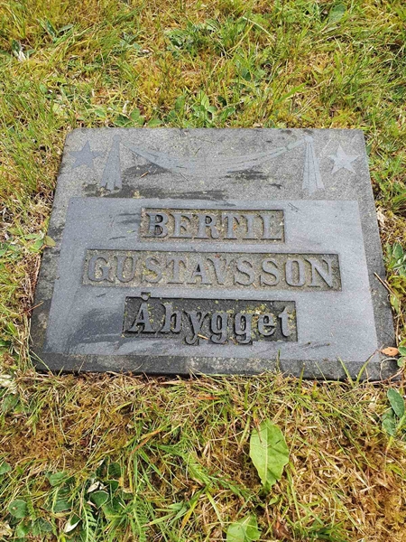 Grave number: Å A    18