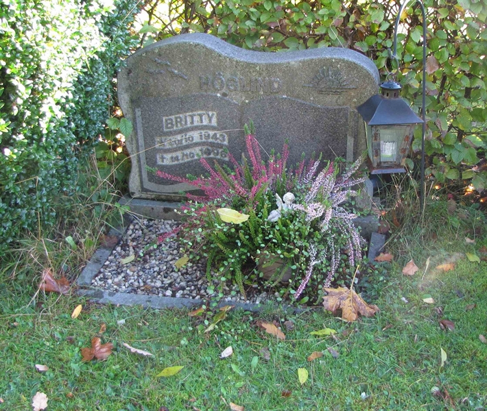 Grave number: HN BJÖRK    47, 48