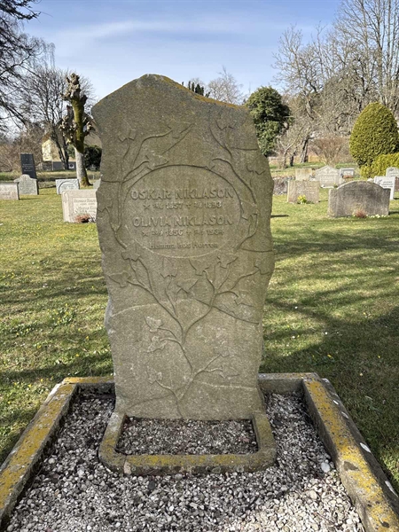Grave number: LI 112