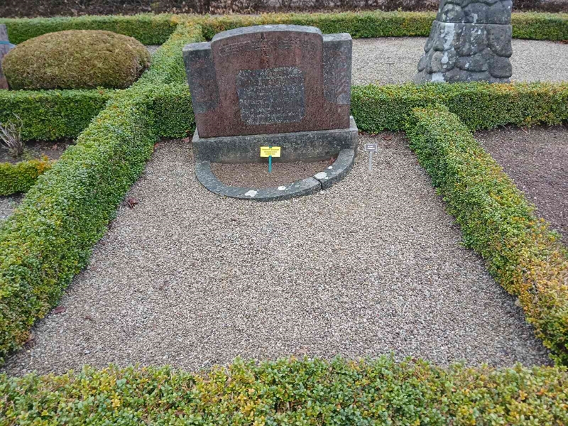 Hautatunnus: Si J   136, 137