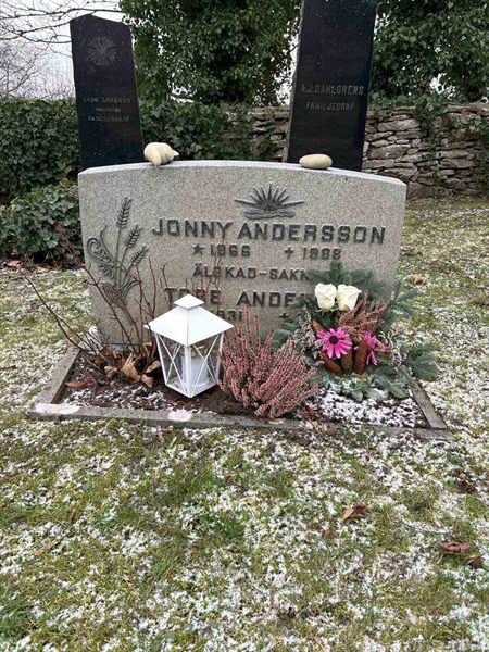 Gravnummer: LE   106