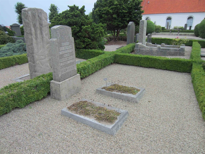Grave number: SK 04    27