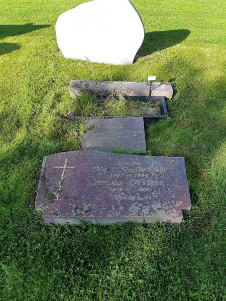 Grave number: Fr 8   368-369