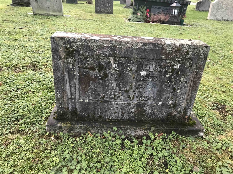 Grave number: L B    89