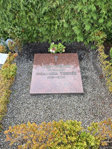 Grave number: NK Urn m     9
