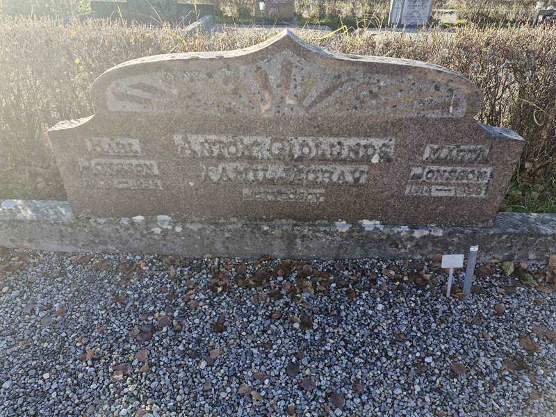 Grave number: AK C  3169-3171