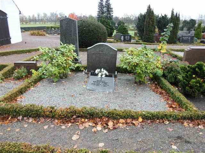 Grave number: VK 1   556-557