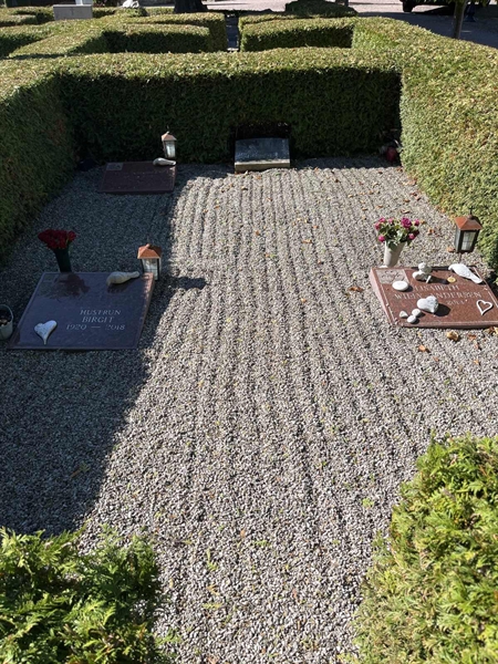 Grave number: VK IV    33