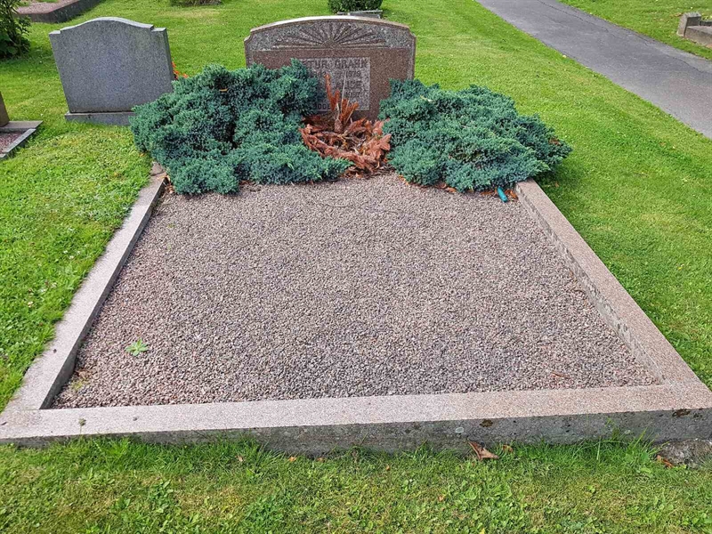 Grave number: 06 60325