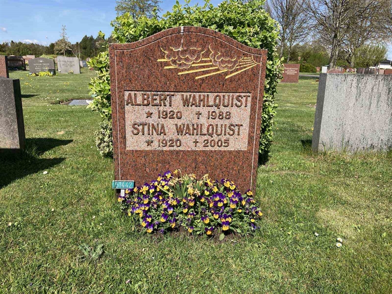 Grave number: R 01 592