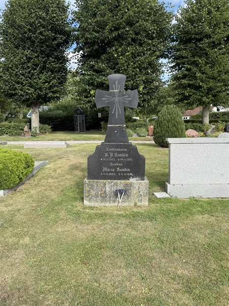 Grave number: ON C   438, 439