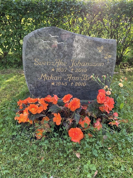 Grave number: 1 KV12   137