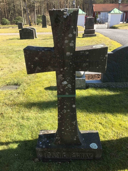 Grave number: 1 G    38, 39