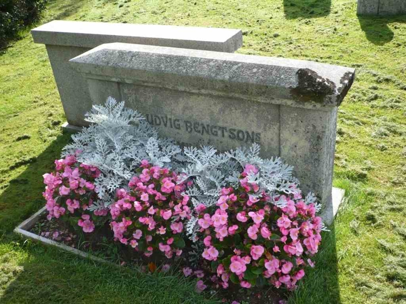 Grave number: GK H   37 a, 37 b