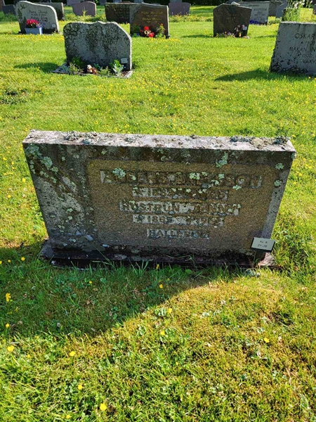 Grave number: kö 01 08    27-28