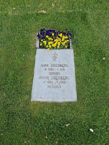 Grave number: 04 F   41, 42