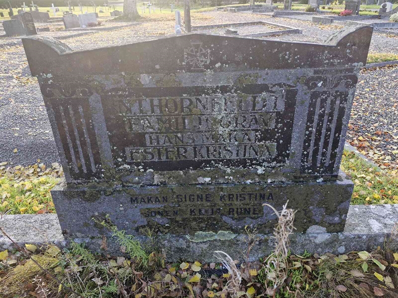 Grave number: AK B  2430-2432