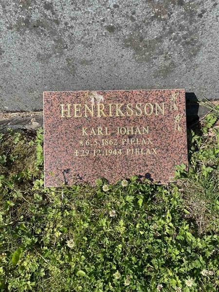 Gravnummer: N 5 1   124