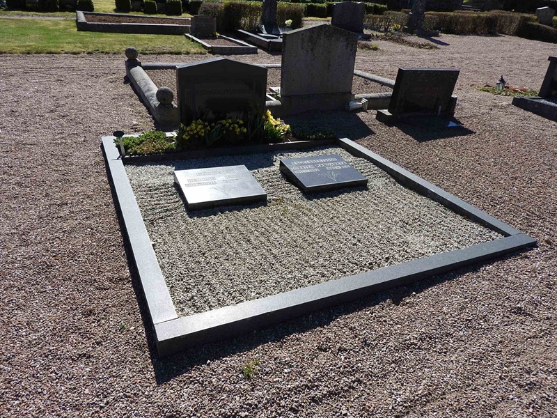 Gravnummer: BK B   131-132