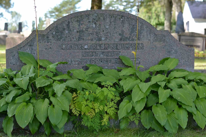 Grave number: 1 8    53