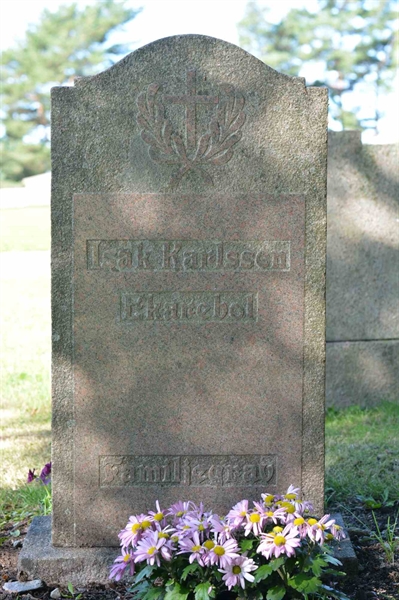 Grave number: 1 4     9