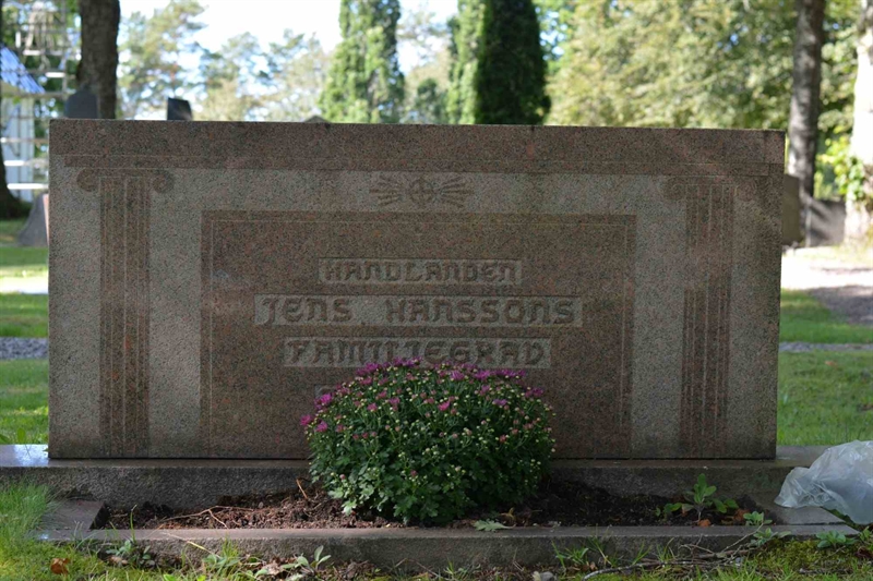 Grave number: 1 5    57