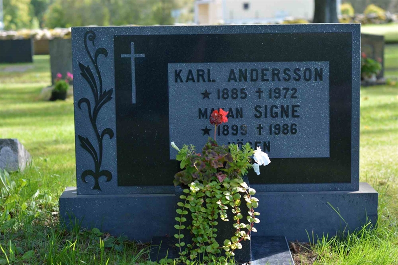 Grave number: 1 4   102-103