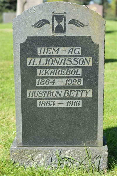 Grave number: 1 1    82