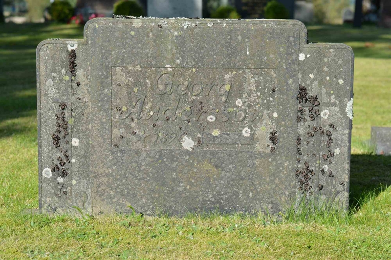 Grave number: 1 3    52-53