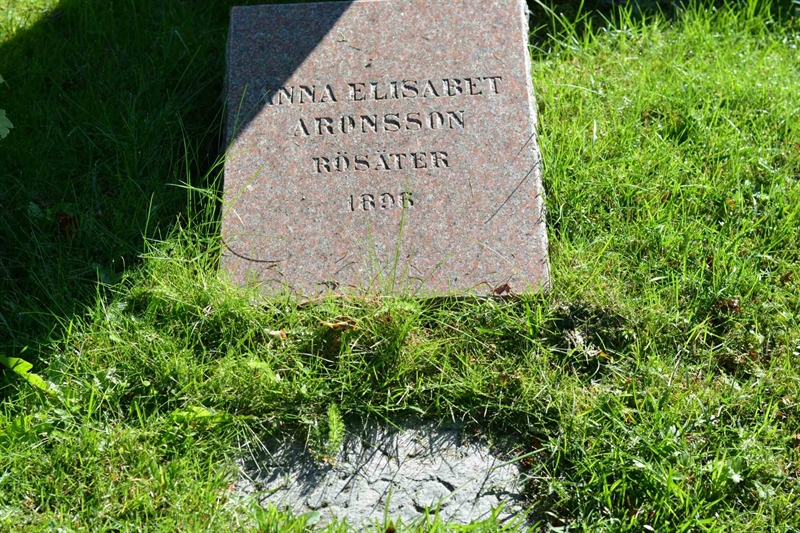 Grave number: 1 1   179