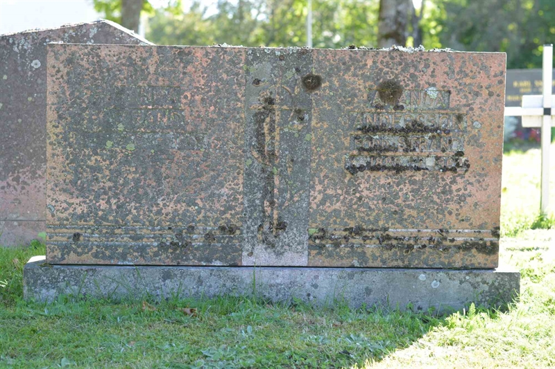 Grave number: 1 3    92-94
